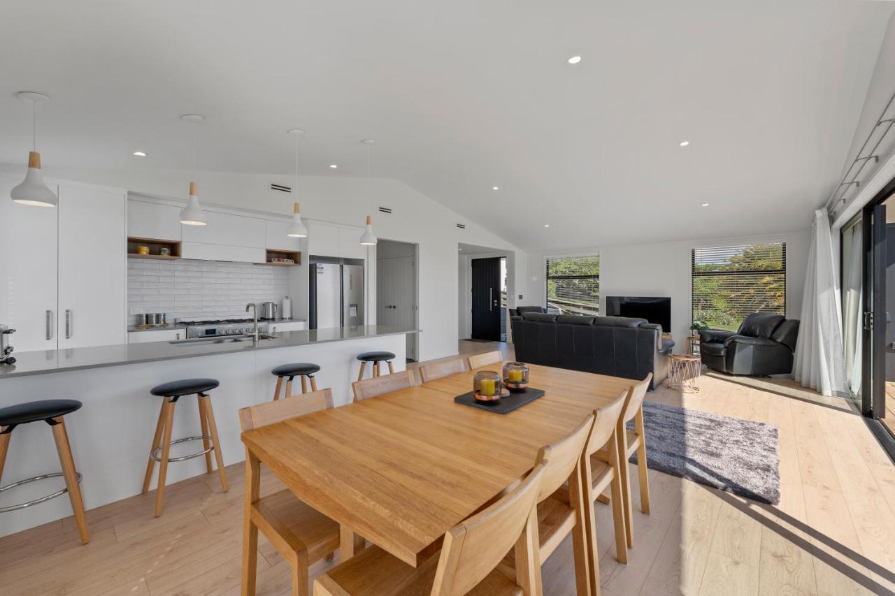 Lakeview Terrace - Taupo Holiday Home Exterior photo