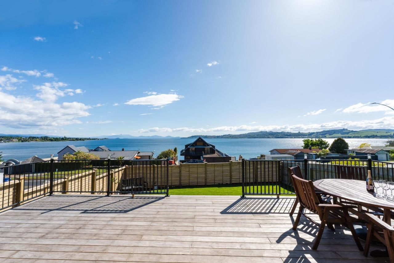 Lakeview Terrace - Taupo Holiday Home Exterior photo
